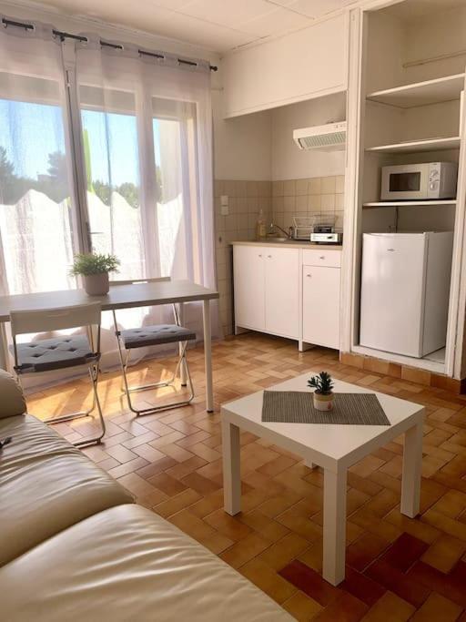 La Garde : Joli Studio Dans Residence Exterior foto
