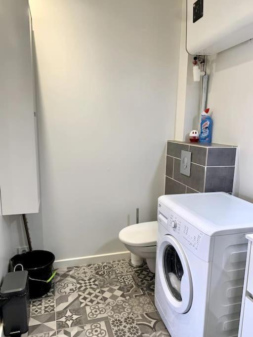 La Garde : Joli Studio Dans Residence Exterior foto