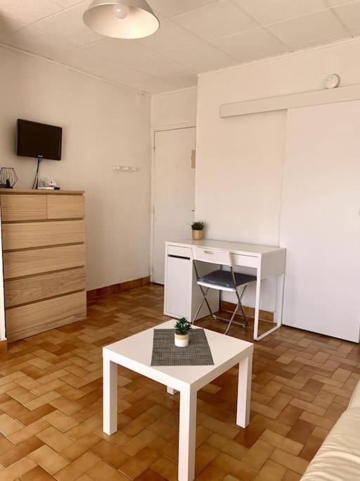 La Garde : Joli Studio Dans Residence Exterior foto